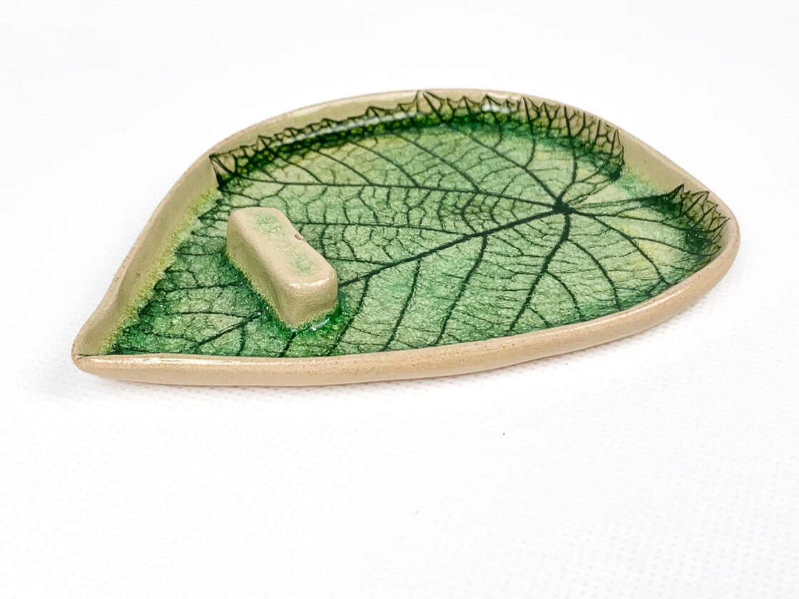 ceramiczna podstawka pod kadzidła liść duży